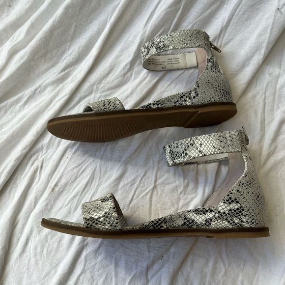 New 💖Seychelles Leather Snake Print Ankle Strap Lofty Sandals - 8.5 - Picture 10 of 12